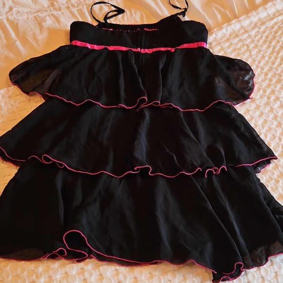 Black Tiered Y2k Dress with Pink Trim Size 9/10 - Picture 3 of 3